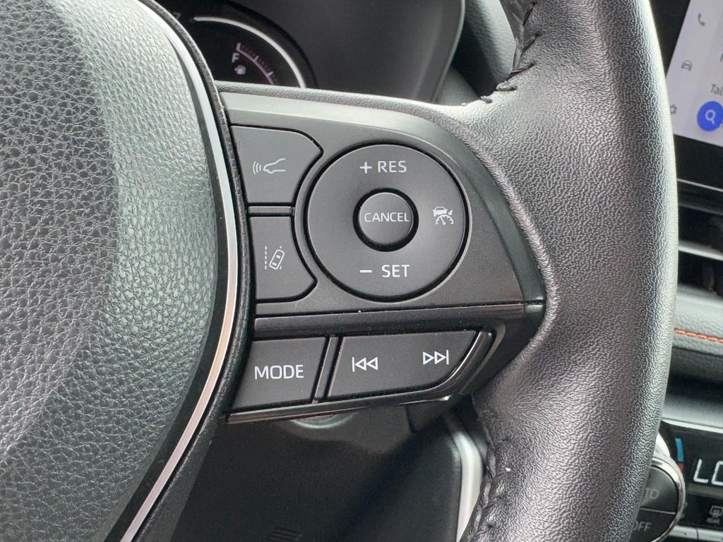 Toyota RAV4 Vehicle Full-screen Gallery Image 19