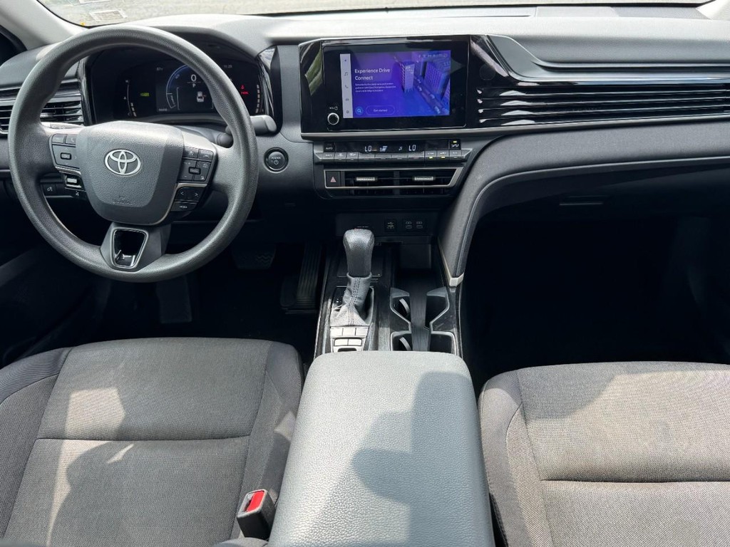 Toyota Camry Vehicle Full-screen Gallery Image 13