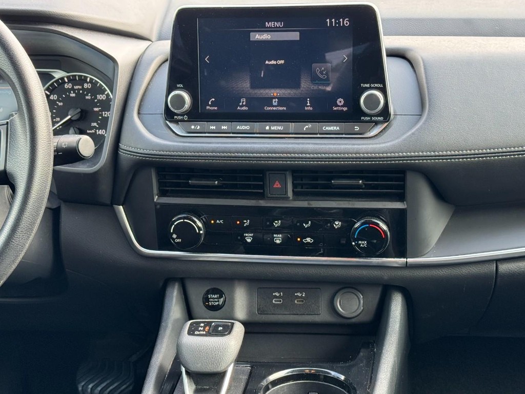 Nissan Rogue Vehicle Full-screen Gallery Image 15