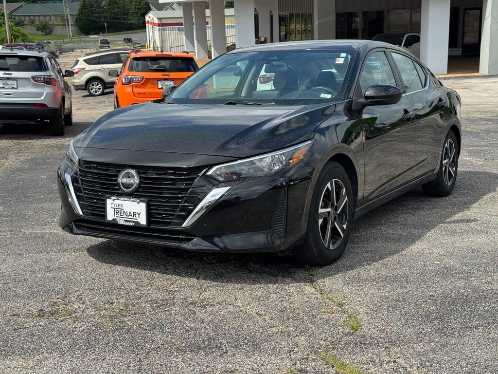 Nissan Sentra Vehicle Full-screen Gallery Image 10