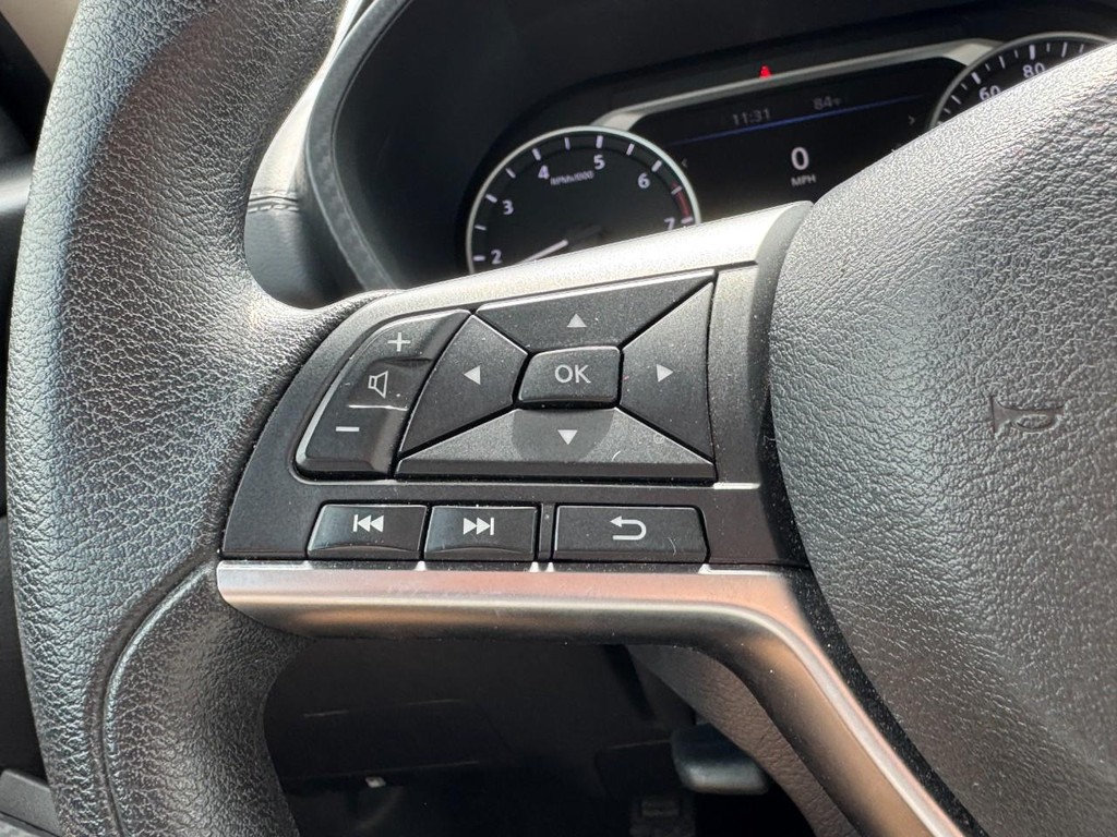Nissan Sentra Vehicle Full-screen Gallery Image 18