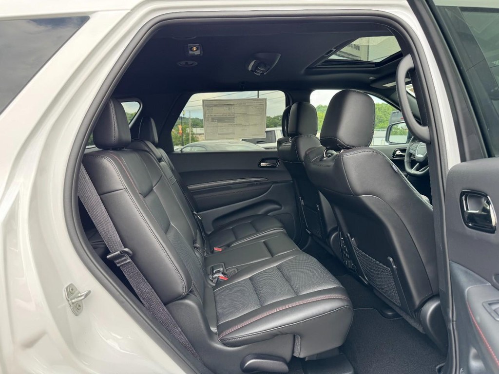 Dodge Durango Vehicle Full-screen Gallery Image 06