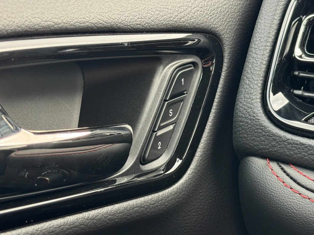 Dodge Durango Vehicle Full-screen Gallery Image 13