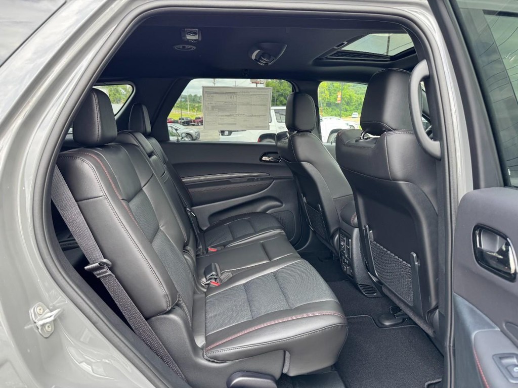 Dodge Durango Vehicle Full-screen Gallery Image 06