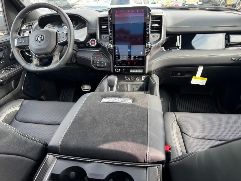 Ram 1500 Vehicle Full-screen Gallery Image 07