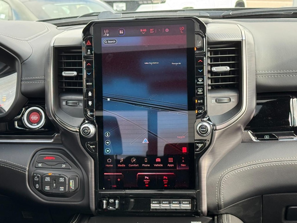 Ram 1500 Vehicle Full-screen Gallery Image 10