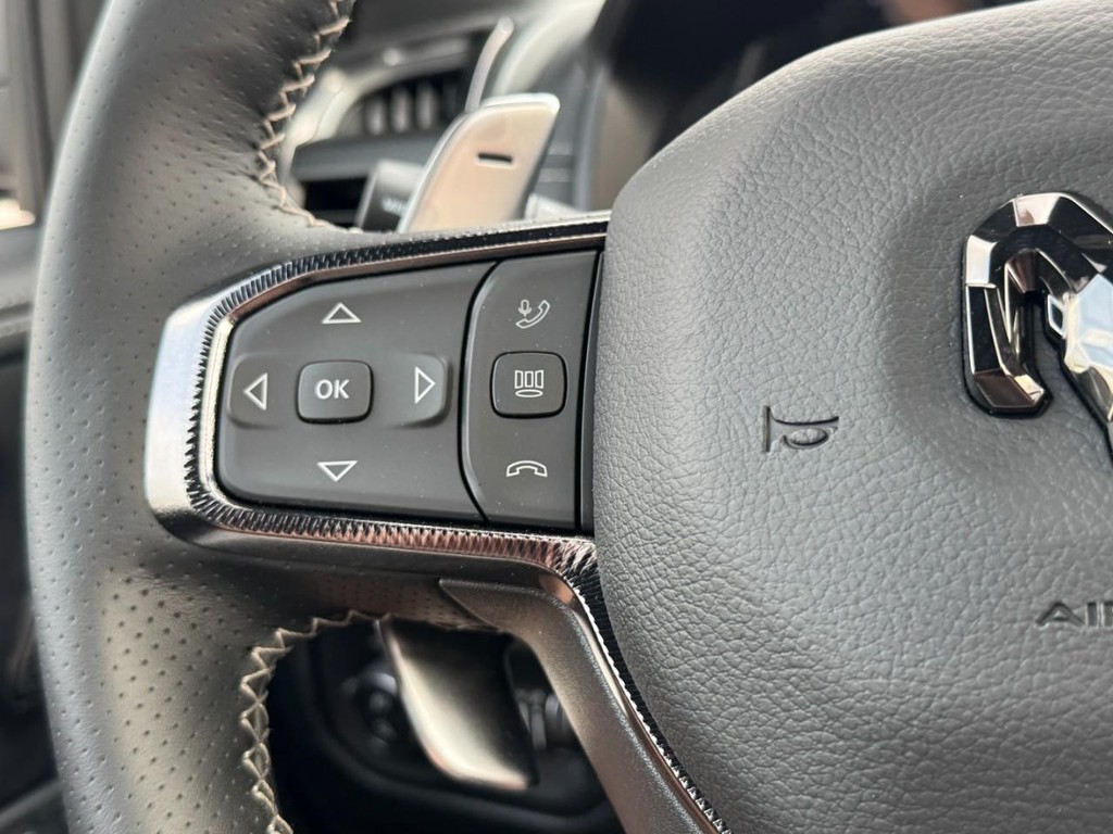 Ram 1500 Vehicle Full-screen Gallery Image 13