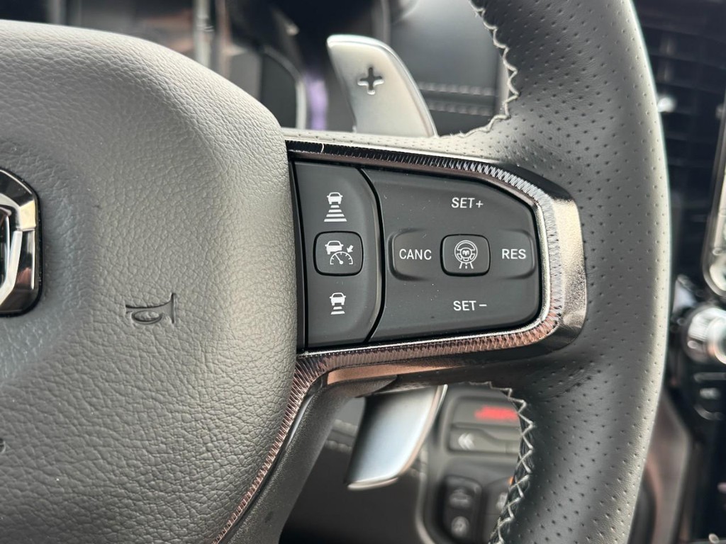 Ram 1500 Vehicle Full-screen Gallery Image 14