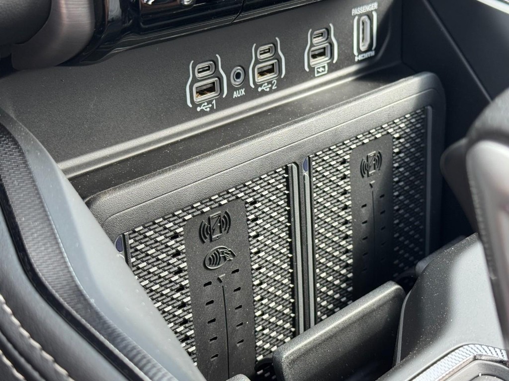 Ram 1500 Vehicle Full-screen Gallery Image 15
