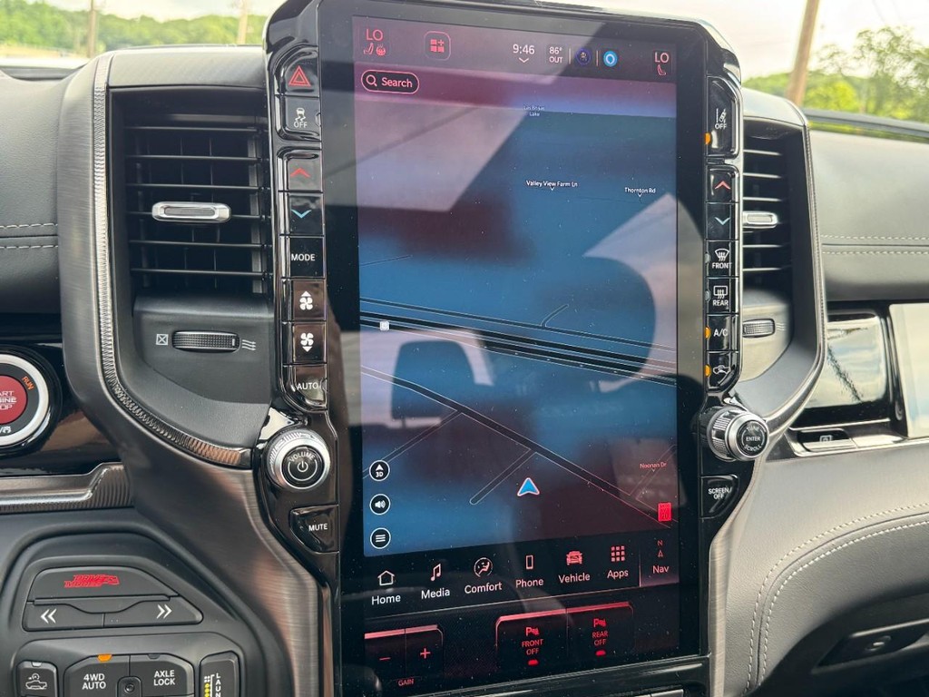 Ram 1500 Vehicle Full-screen Gallery Image 16