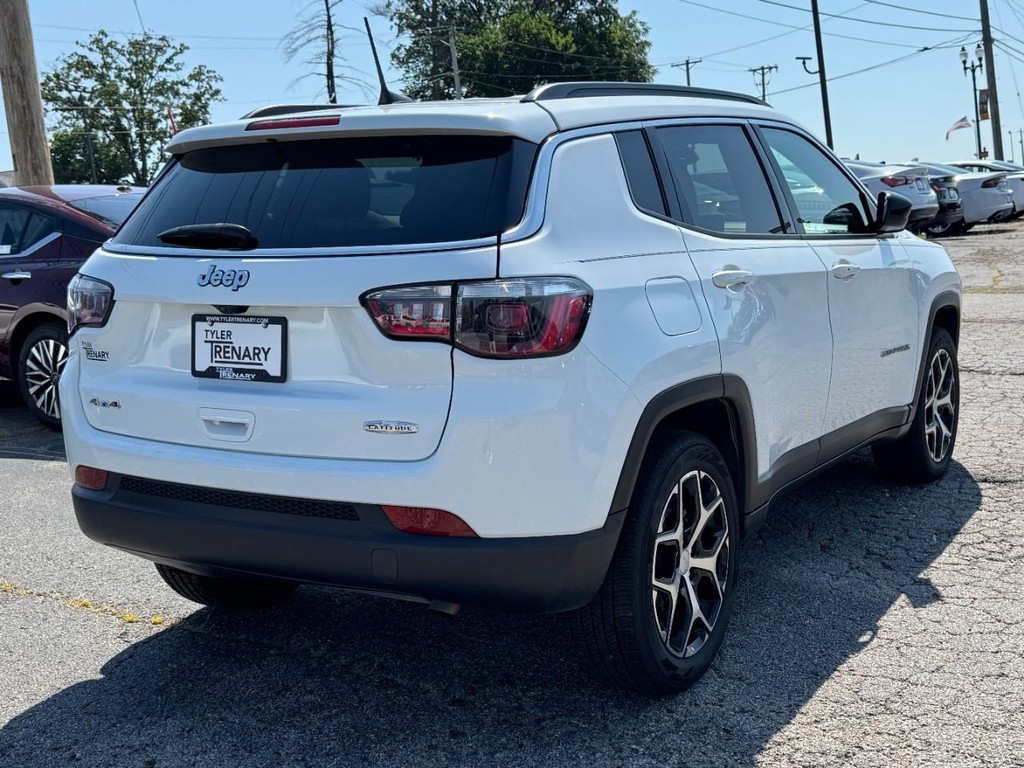 Jeep Compass Vehicle Full-screen Gallery Image 04