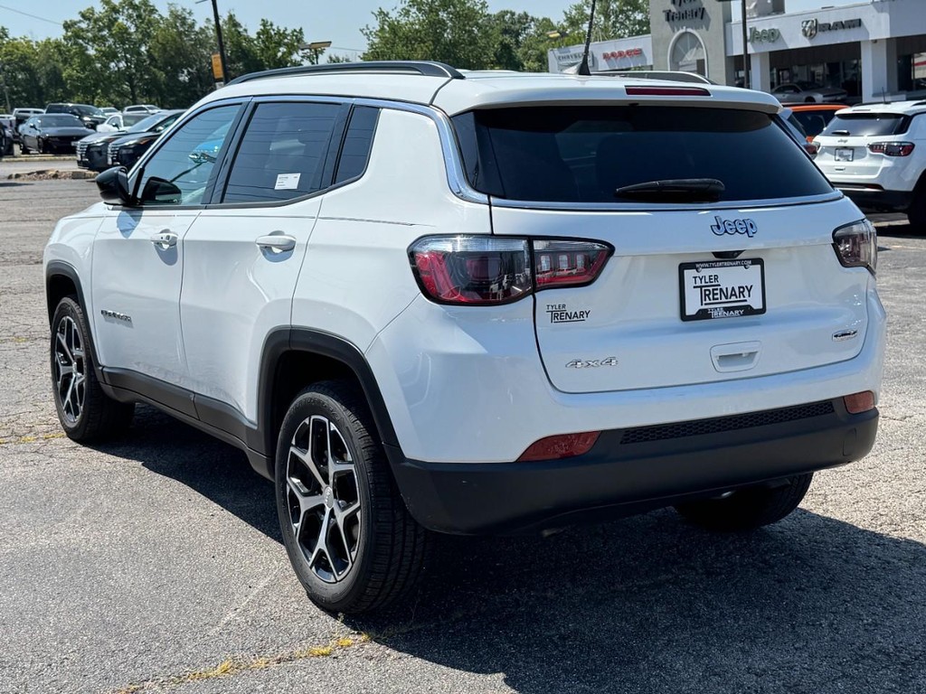 Jeep Compass Vehicle Full-screen Gallery Image 07
