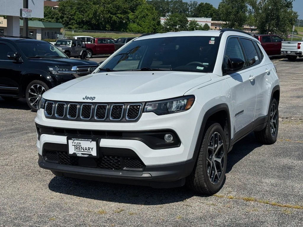 Jeep Compass Vehicle Full-screen Gallery Image 10