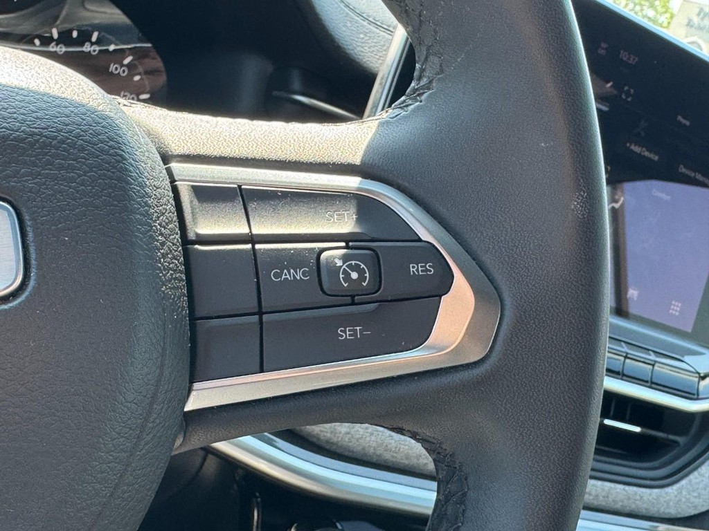 Jeep Compass Vehicle Full-screen Gallery Image 19
