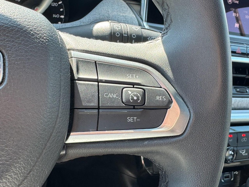 Jeep Compass Vehicle Full-screen Gallery Image 19