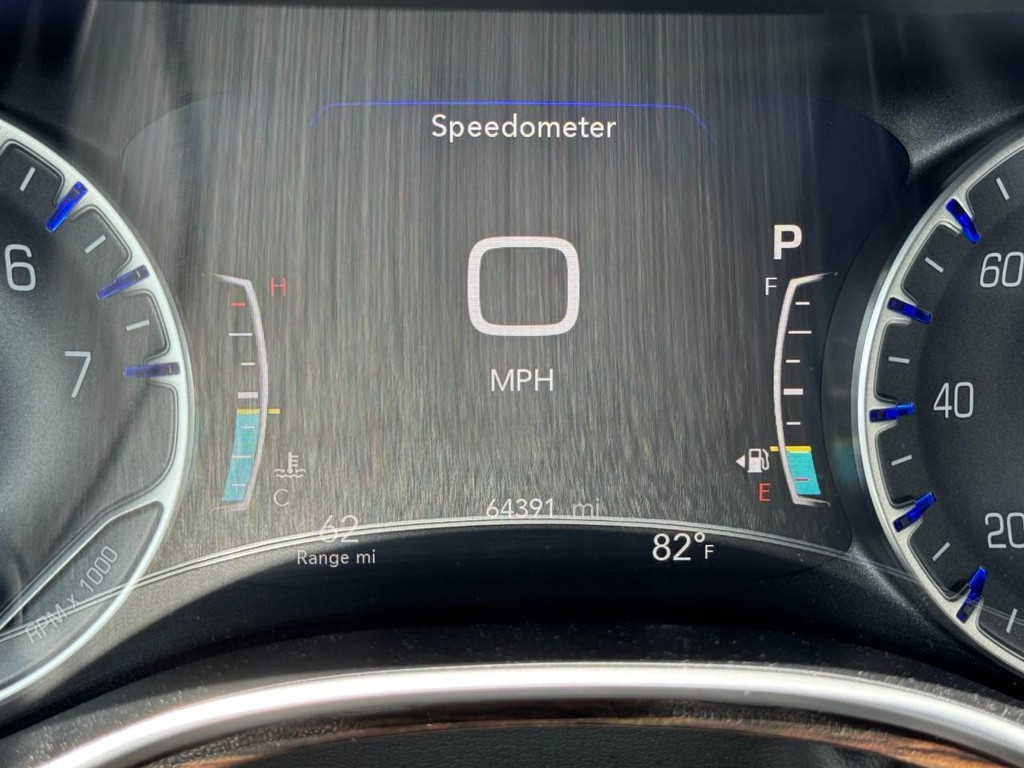 Chrysler Pacifica Vehicle Full-screen Gallery Image 22