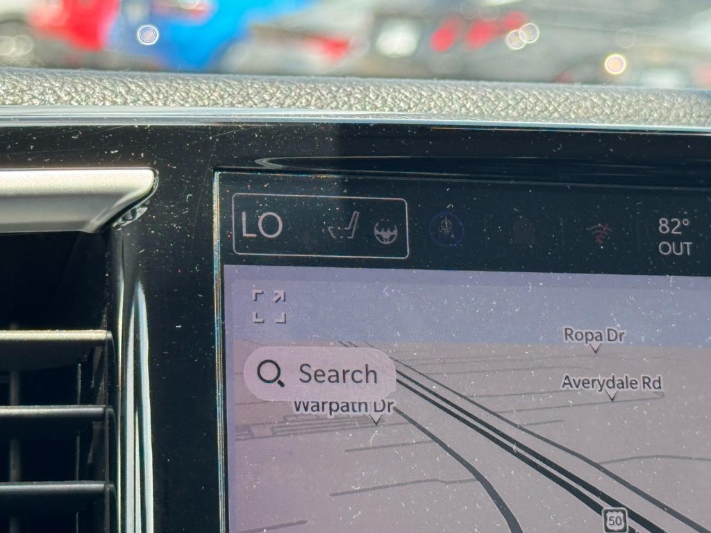 Chrysler Pacifica Vehicle Full-screen Gallery Image 23