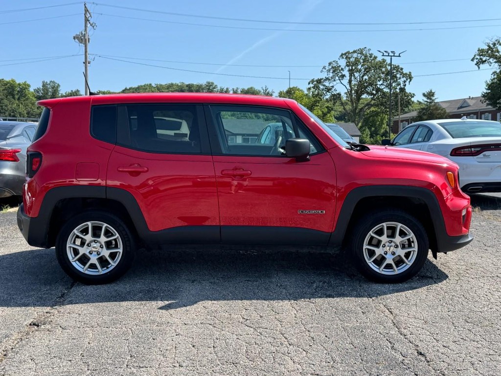 Jeep Renegade Vehicle Full-screen Gallery Image 02