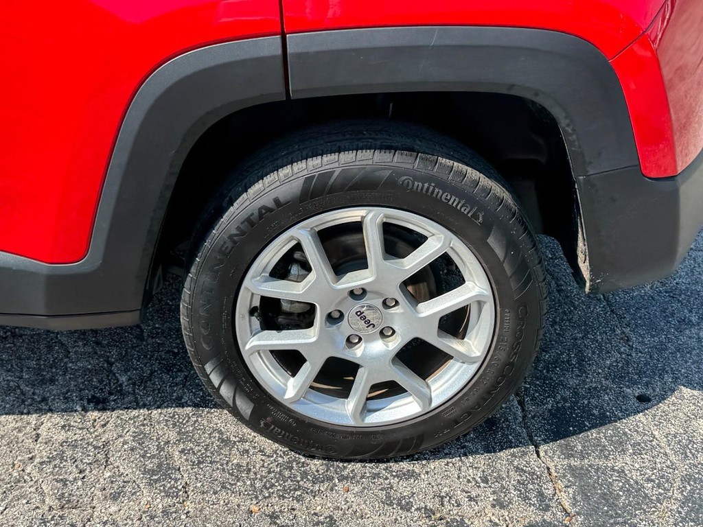 Jeep Renegade Vehicle Full-screen Gallery Image 09