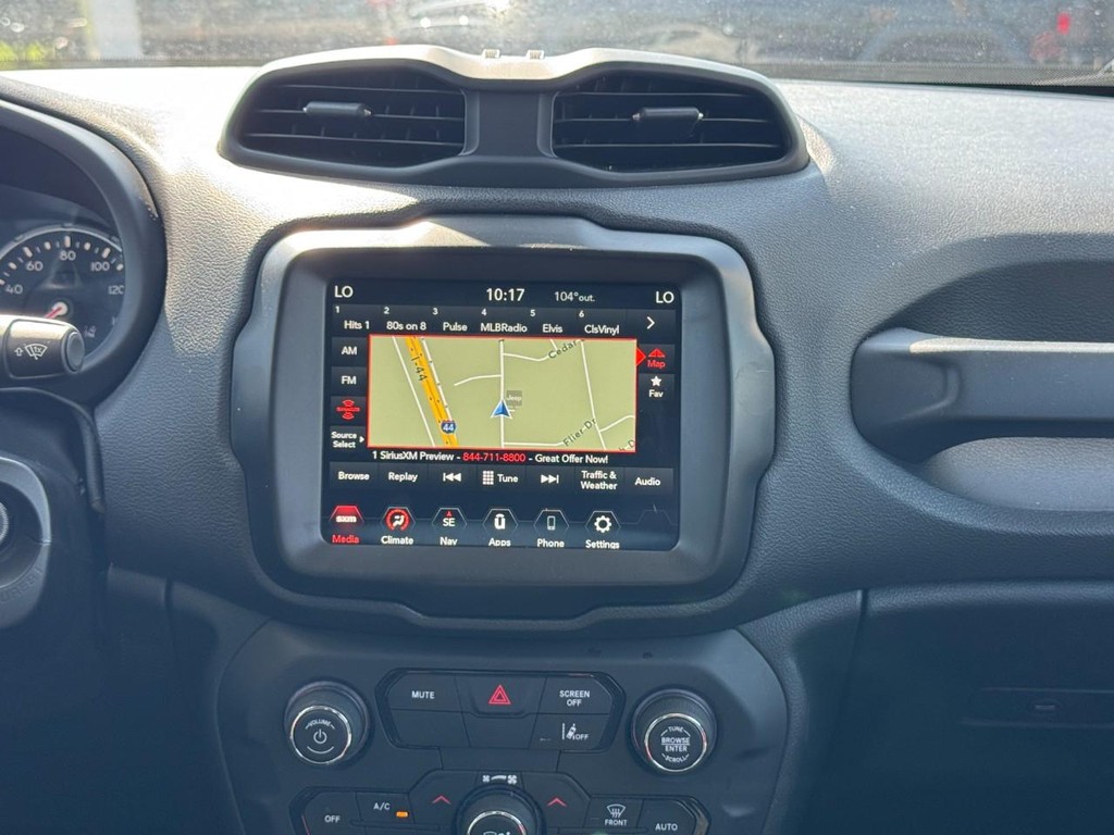Jeep Renegade Vehicle Full-screen Gallery Image 15