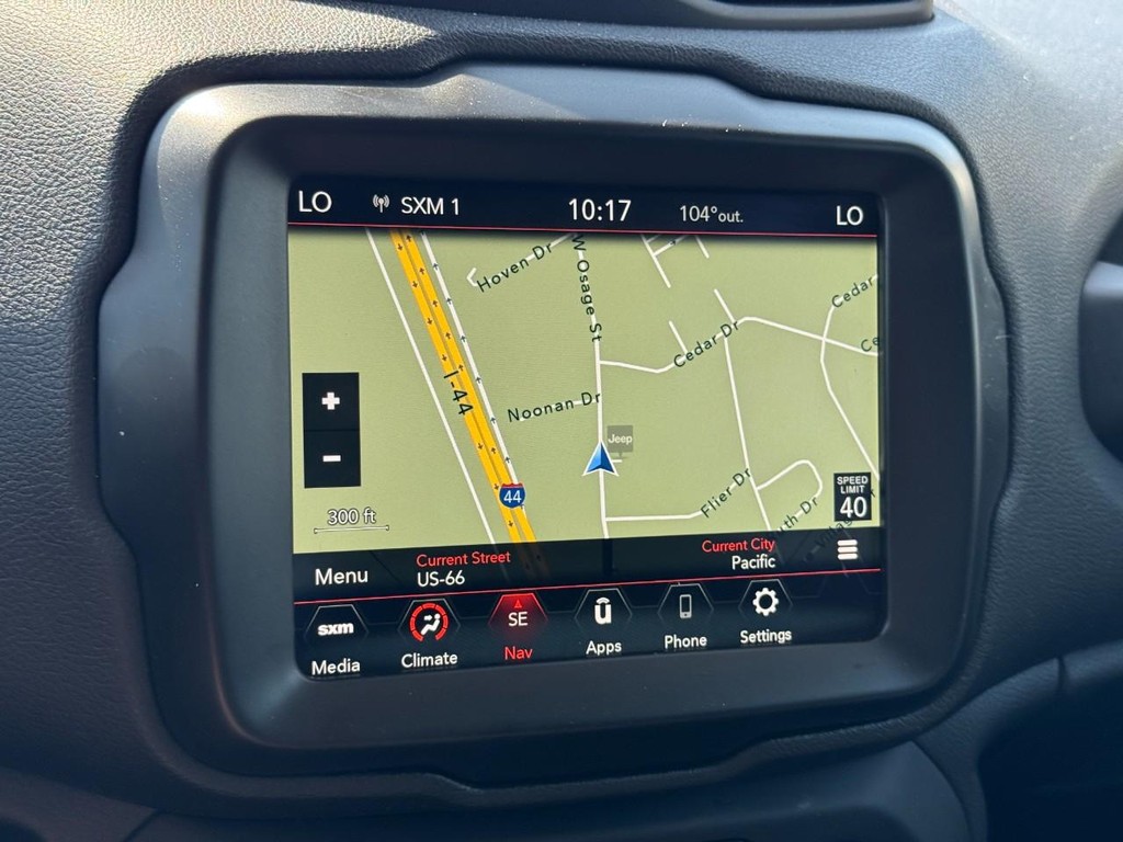 Jeep Renegade Vehicle Full-screen Gallery Image 22