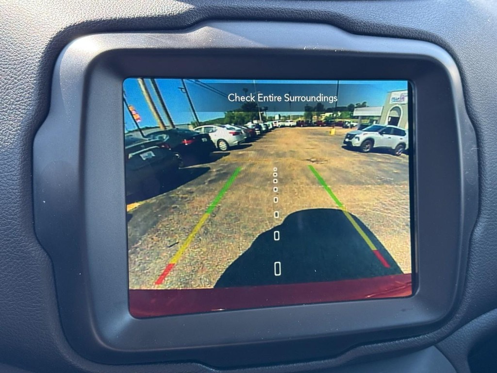 Jeep Renegade Vehicle Full-screen Gallery Image 23