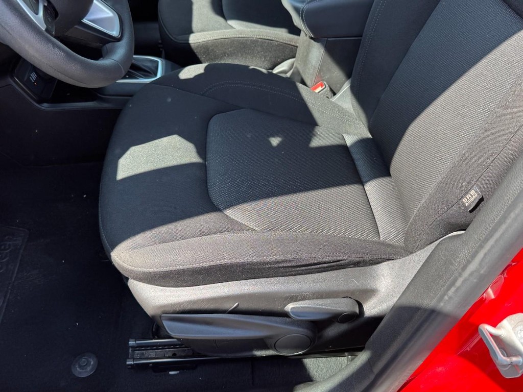Jeep Renegade Vehicle Full-screen Gallery Image 25