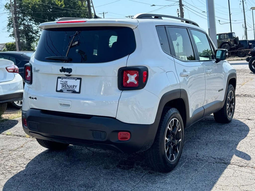 Jeep Renegade Vehicle Full-screen Gallery Image 04