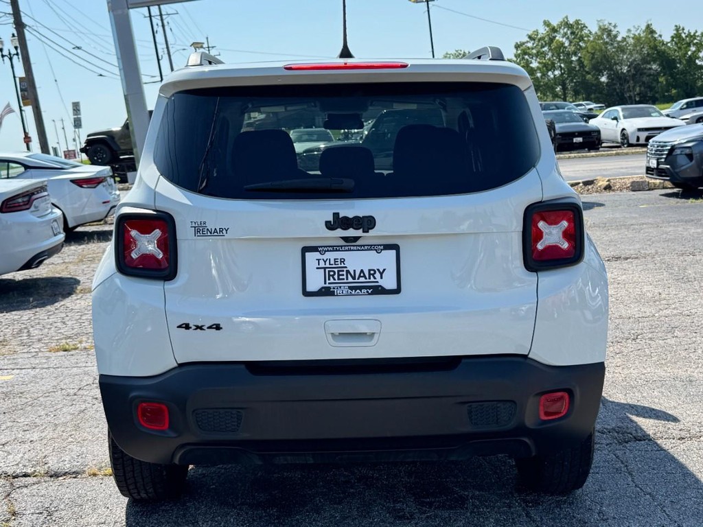 Jeep Renegade Vehicle Full-screen Gallery Image 05