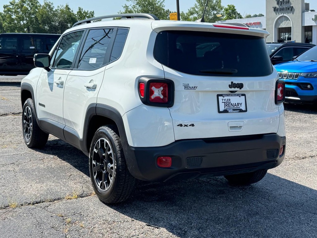 Jeep Renegade Vehicle Full-screen Gallery Image 07