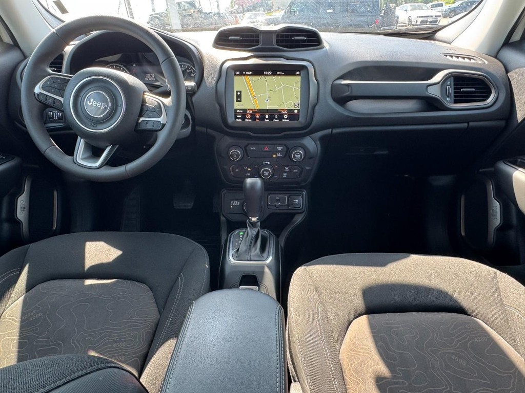 Jeep Renegade Vehicle Full-screen Gallery Image 13