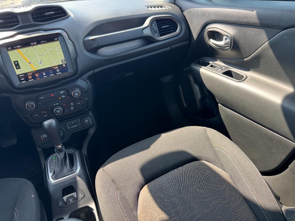 Jeep Renegade Vehicle Full-screen Gallery Image 17