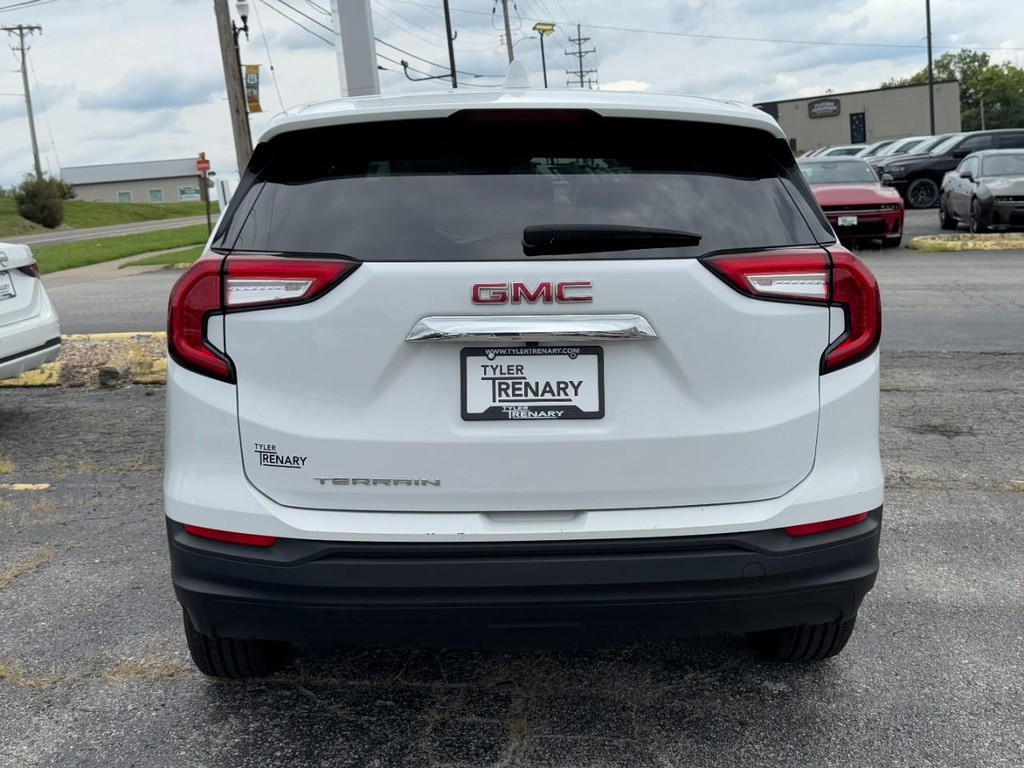 GMC Terrain Vehicle Full-screen Gallery Image 05