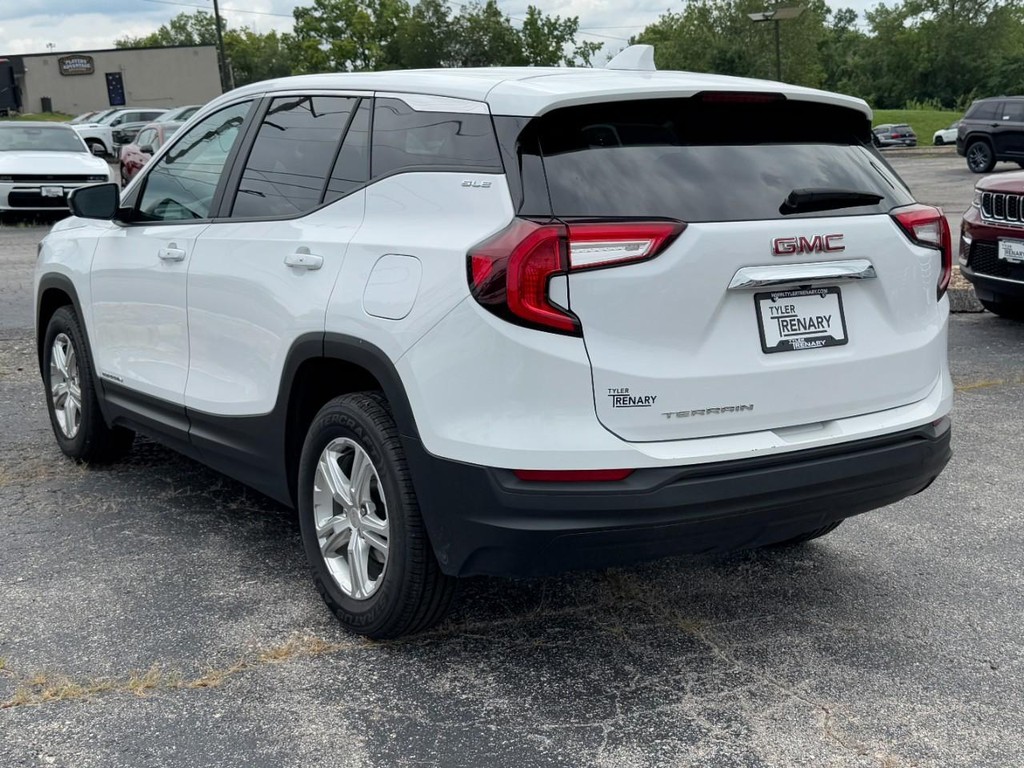 GMC Terrain Vehicle Full-screen Gallery Image 07
