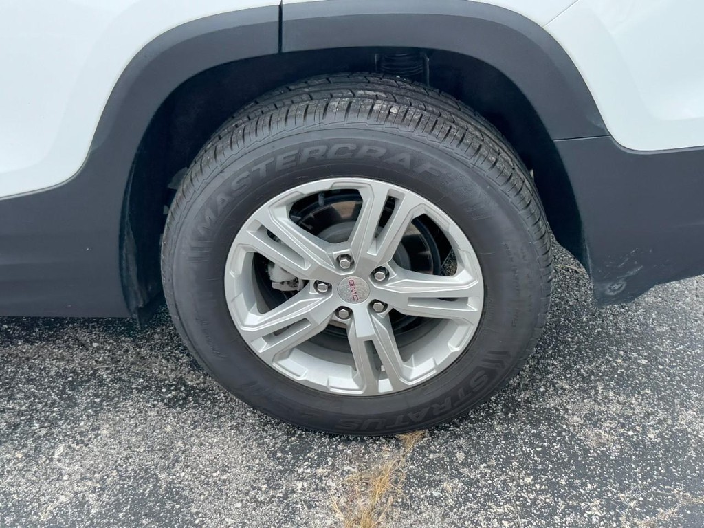 GMC Terrain Vehicle Full-screen Gallery Image 09