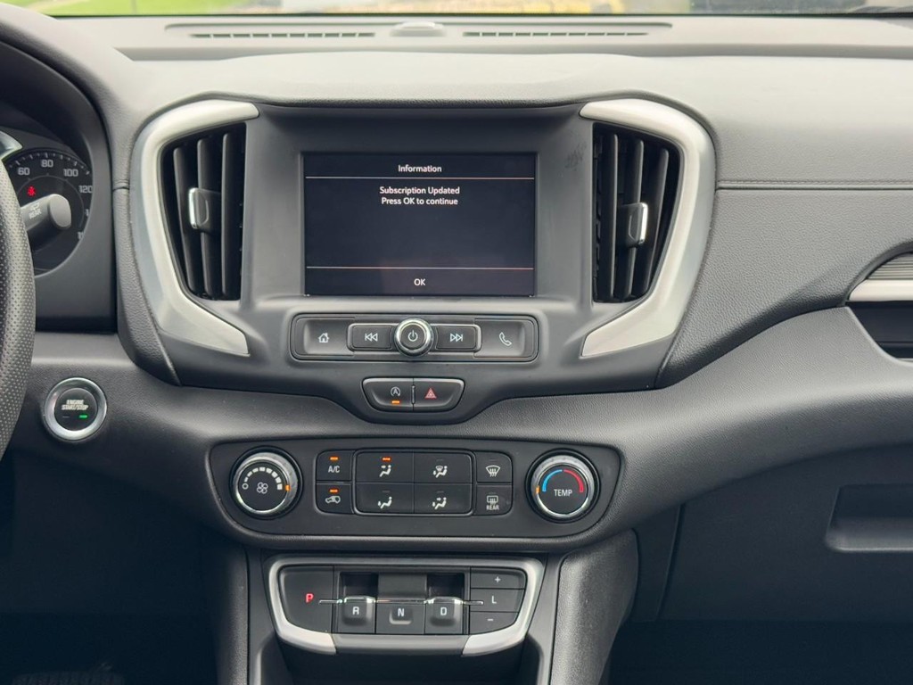 GMC Terrain Vehicle Full-screen Gallery Image 15