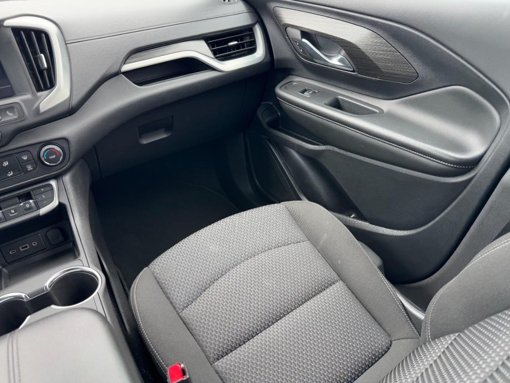 GMC Terrain Vehicle Full-screen Gallery Image 17