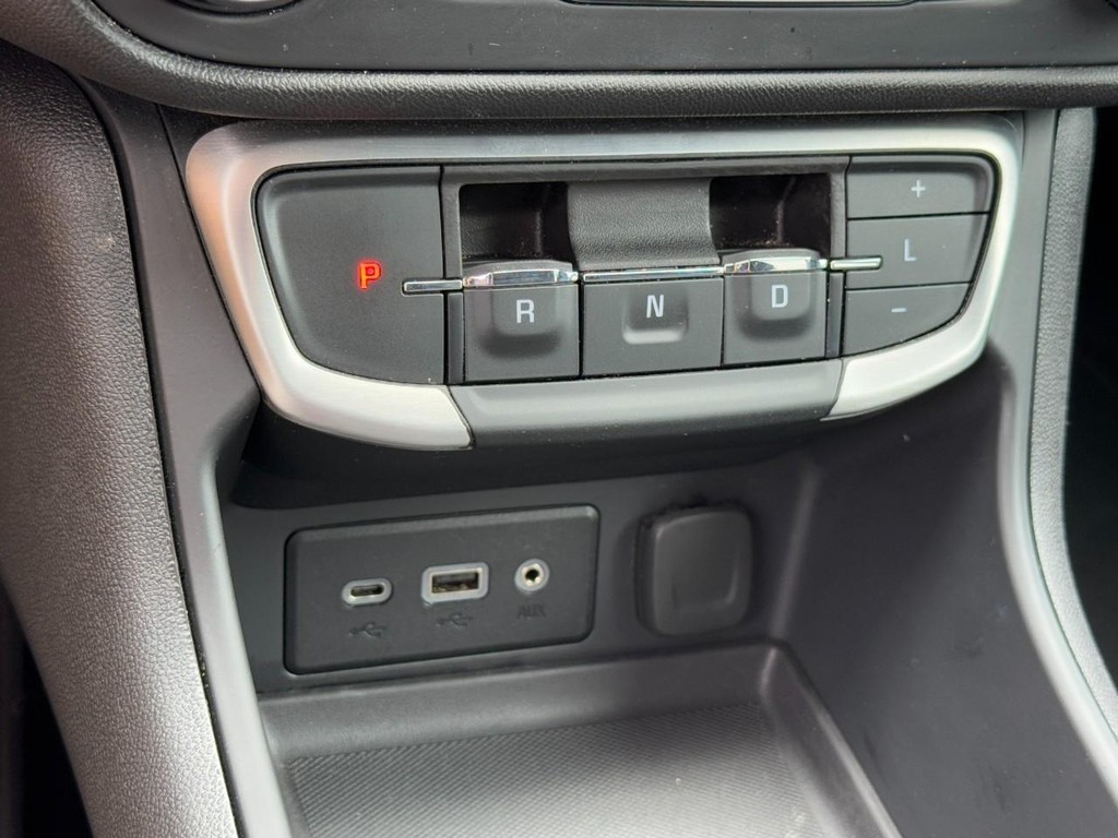 GMC Terrain Vehicle Full-screen Gallery Image 21