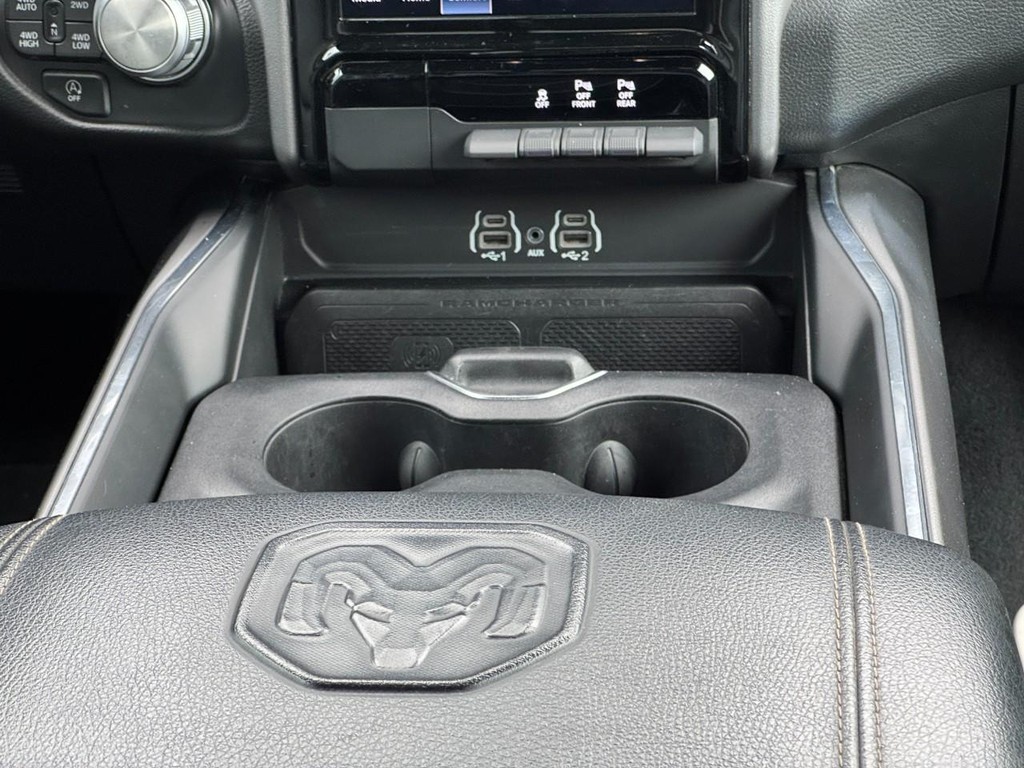 Ram 1500 Vehicle Full-screen Gallery Image 16