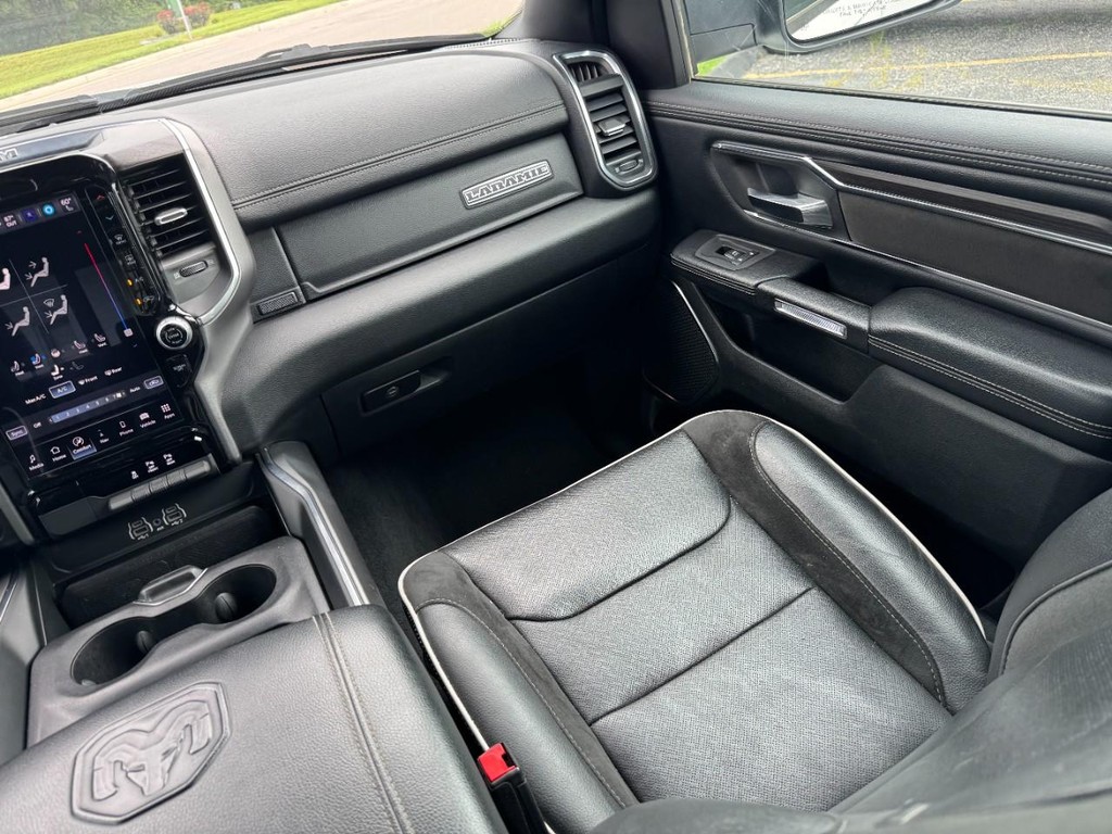 Ram 1500 Vehicle Full-screen Gallery Image 17