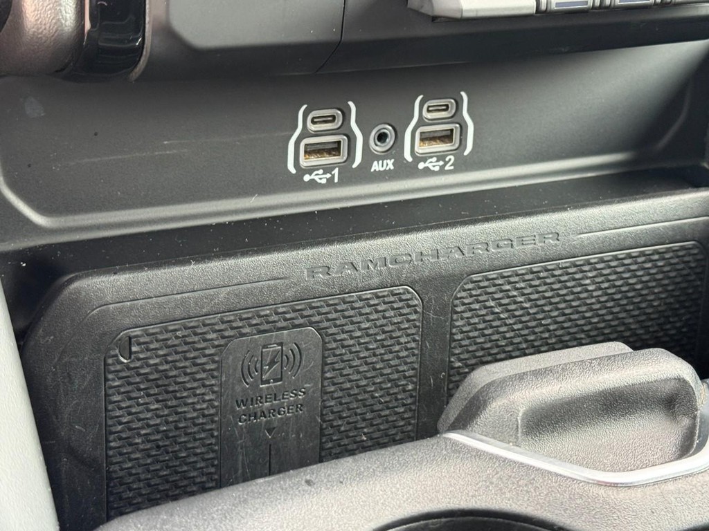 Ram 1500 Vehicle Full-screen Gallery Image 22