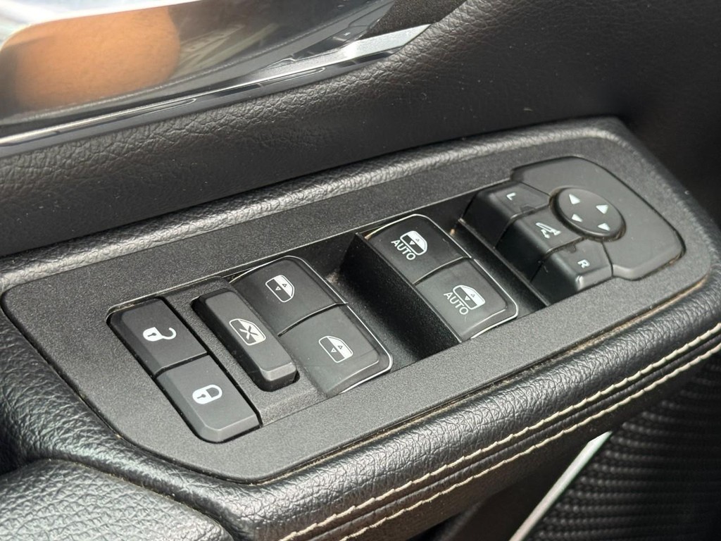 Ram 1500 Vehicle Full-screen Gallery Image 27