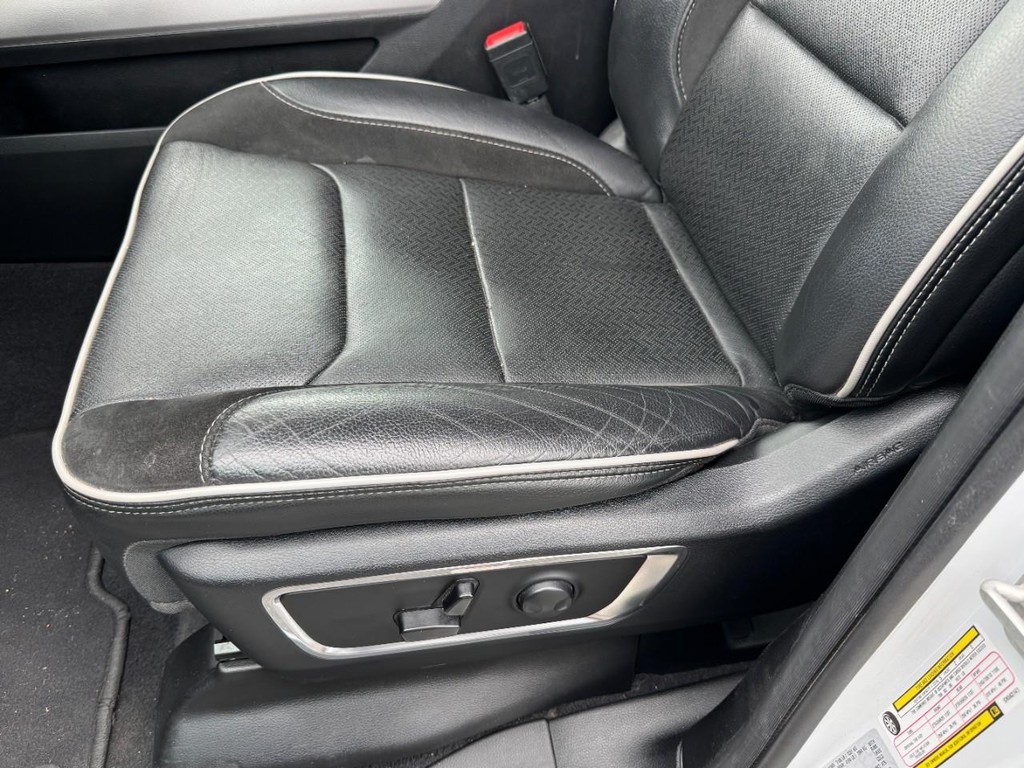 Ram 1500 Vehicle Full-screen Gallery Image 28