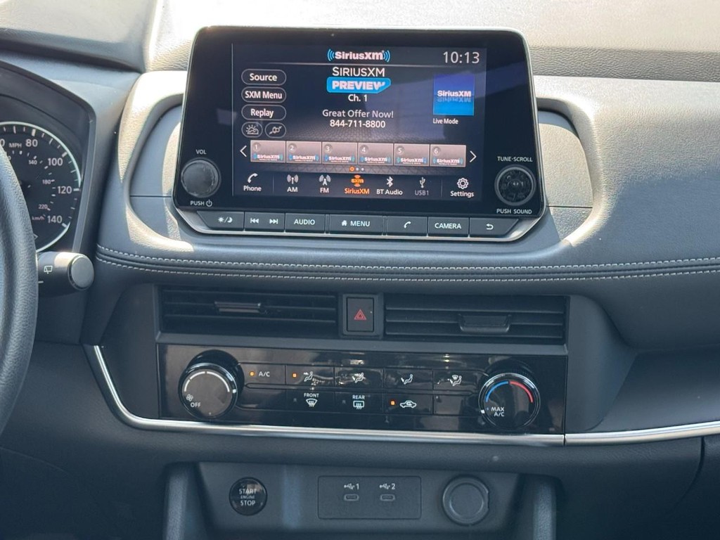 Nissan Rogue Vehicle Full-screen Gallery Image 15