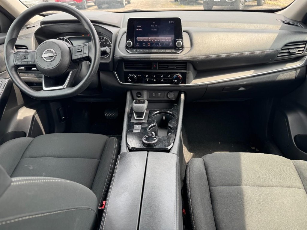 Nissan Rogue Vehicle Full-screen Gallery Image 13