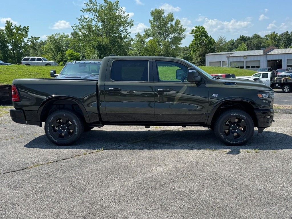 Ram 1500 Vehicle Full-screen Gallery Image 02
