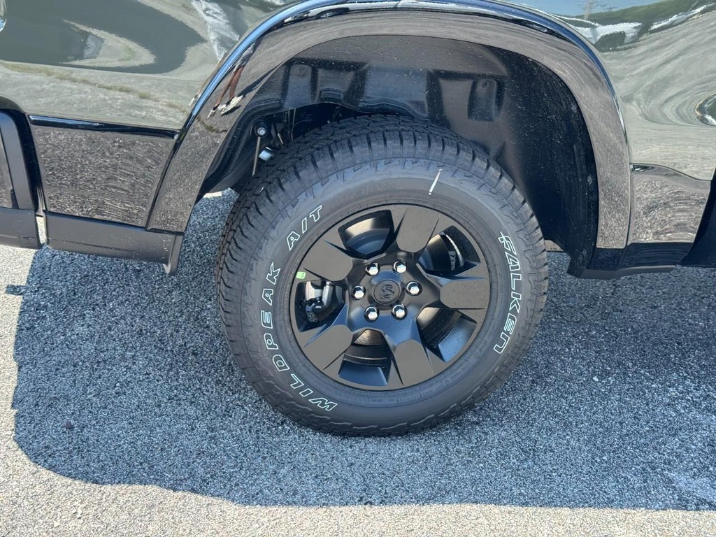 Ram 1500 Vehicle Full-screen Gallery Image 05
