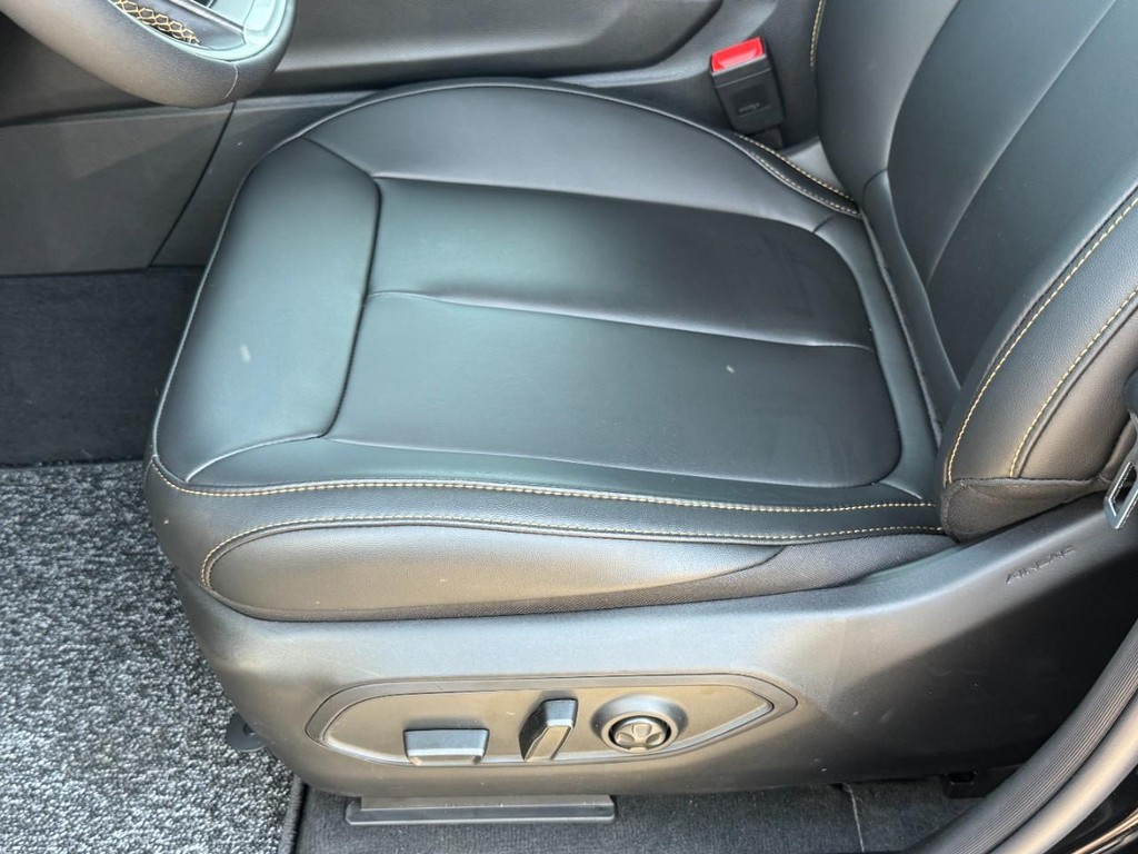 Jeep Grand Cherokee Vehicle Full-screen Gallery Image 19