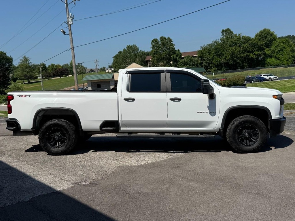 Chevrolet Silverado 3500HD Vehicle Full-screen Gallery Image 02