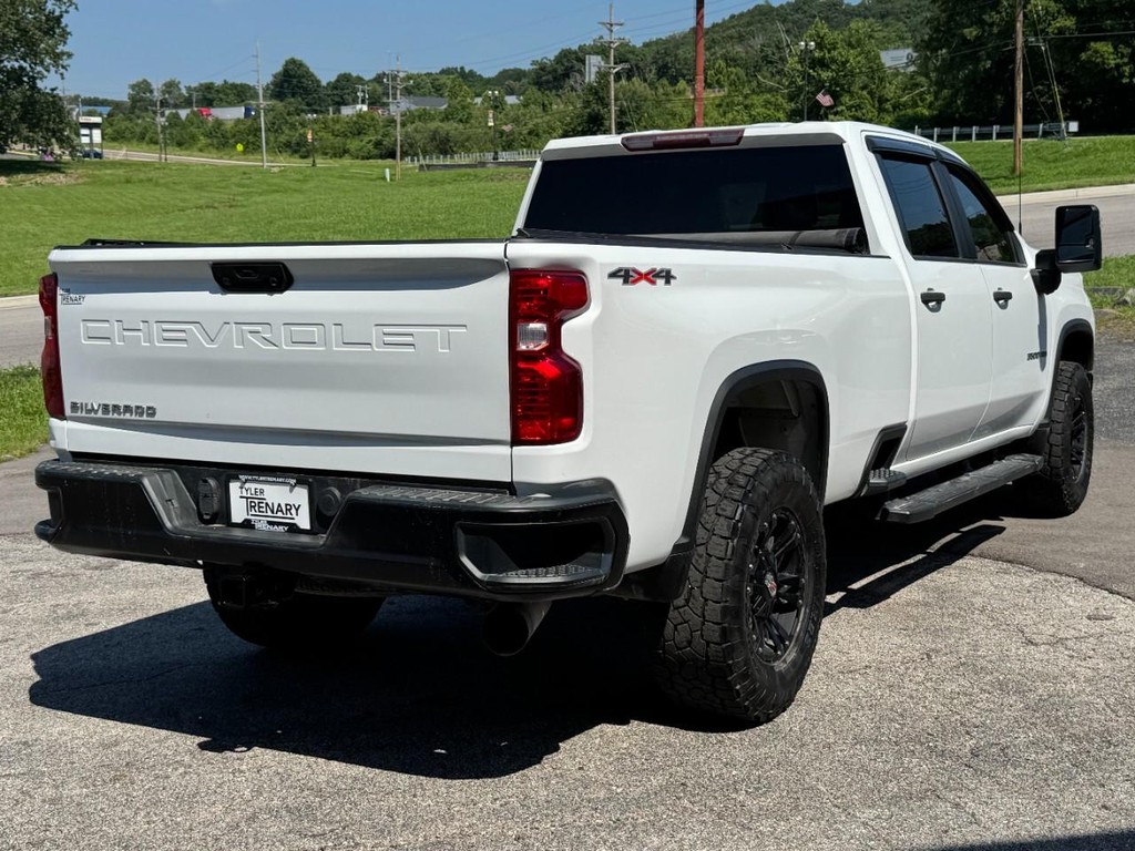 Chevrolet Silverado 3500HD Vehicle Full-screen Gallery Image 03